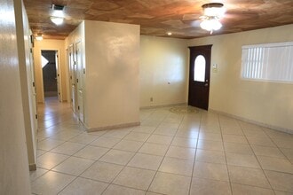 2901 Mier St in Laredo, TX - Building Photo - Building Photo