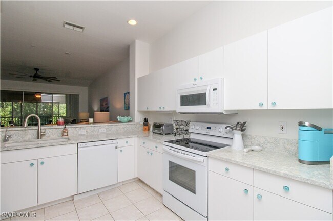 1045 Tarpon Cove Dr in Naples, FL - Building Photo - Building Photo