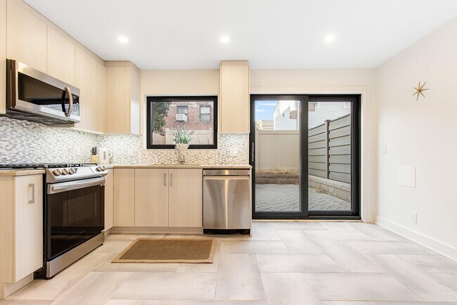 5501 John F. Kennedy Blvd in West New York, NJ - Building Photo - Building Photo