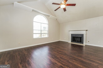 813 Asbury Way in Lithonia, GA - Building Photo - Building Photo