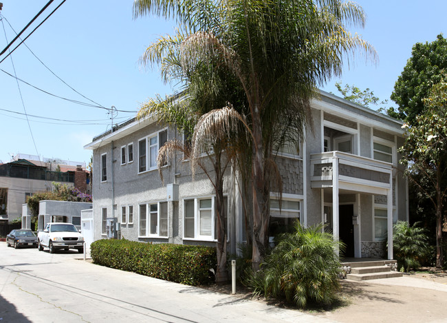 The Walnut Apartments in Long Beach, CA - Building Photo - Building Photo