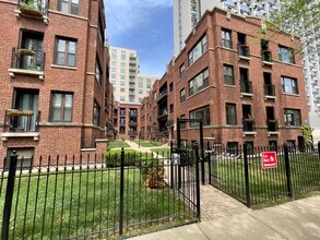 904 W Winona St, Unit 3S in Chicago, IL - Building Photo - Building Photo