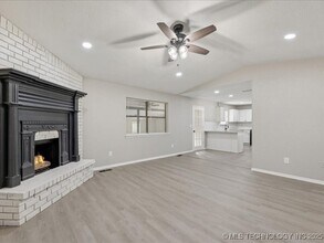 3001 S Ash Ct in Broken Arrow, OK - Building Photo - Building Photo