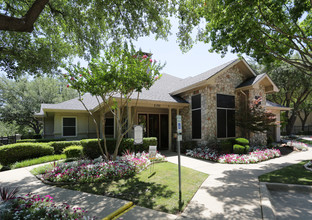 Edgewood Village in Lewisville, TX - Foto de edificio - Building Photo