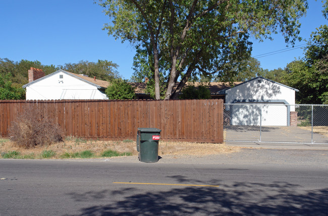 6528 32nd St in North Highlands, CA - Building Photo - Building Photo