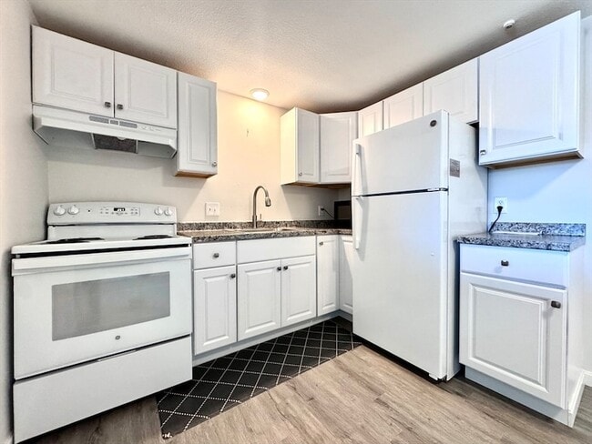 50-58-58 Walnut St, Unit 11 in Waltham, MA - Building Photo - Building Photo