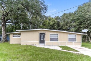 3045 W 15th St in Jacksonville, FL - Building Photo