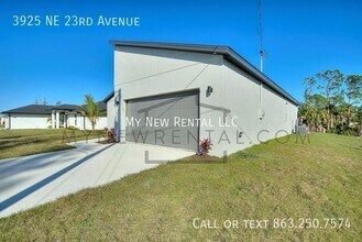 3925 NE 23rd Ave in Cape Coral, FL - Building Photo - Building Photo