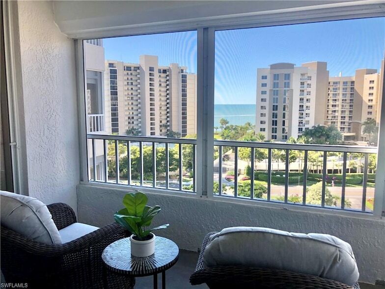11116 Gulf Shore Dr, Unit 801 in Naples, FL - Building Photo
