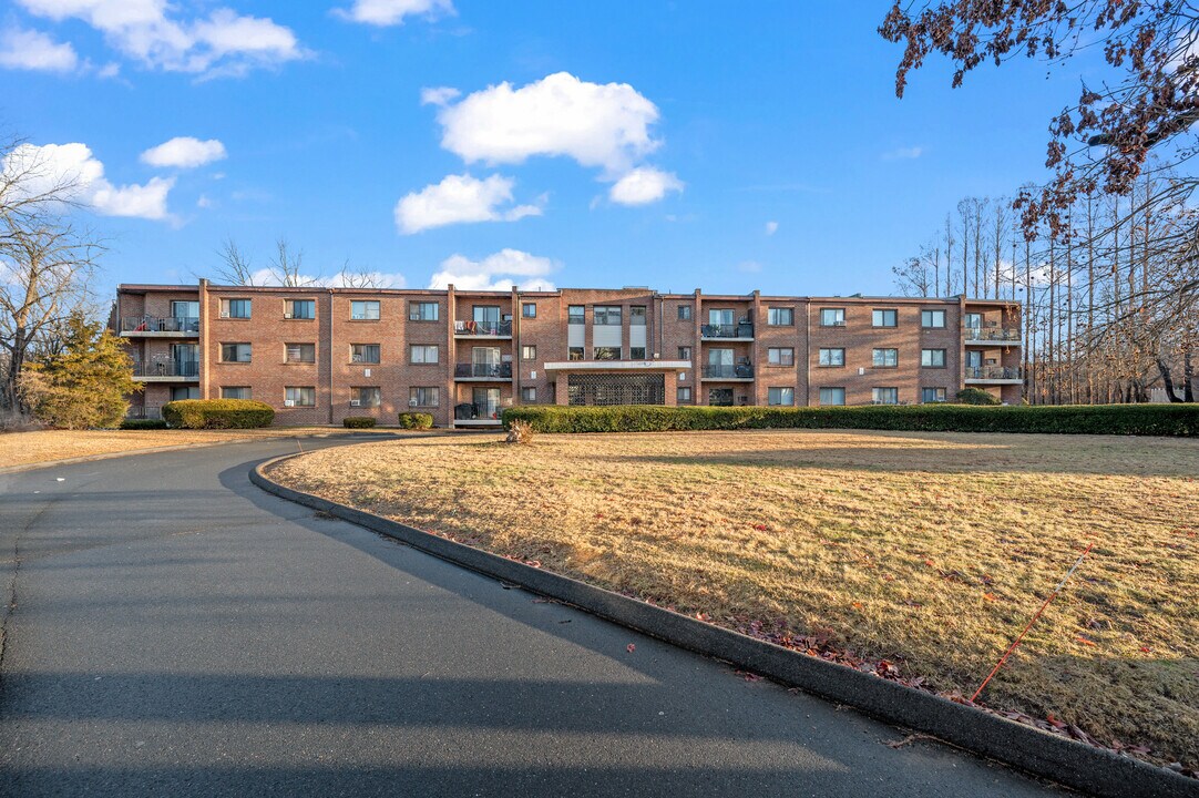 140 Silver Ln in East Hartford, CT - Foto de edificio