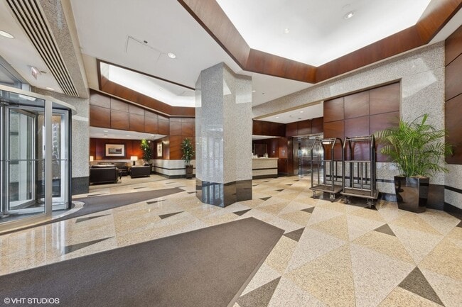 440 N Wabash Ave in Chicago, IL - Building Photo - Building Photo