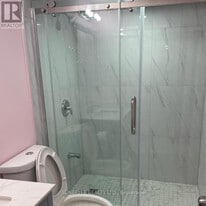 26 Senwood St in Brampton, ON - Building Photo