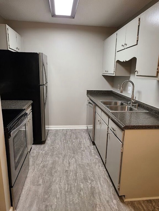 5661 Hornaday Rd, Unit G in Greensboro, NC - Building Photo - Building Photo