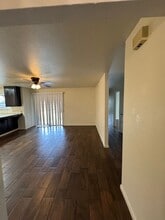 1107 Wimbledon Dr in Lodi, CA - Building Photo - Building Photo