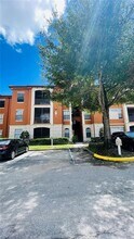6149 Metrowest Blvd in Orlando, FL - Building Photo - Building Photo