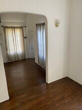 10343 Dunkirk Ave, Unit ENGLISH COTTAGE in Los Angeles, CA - Building Photo - Building Photo