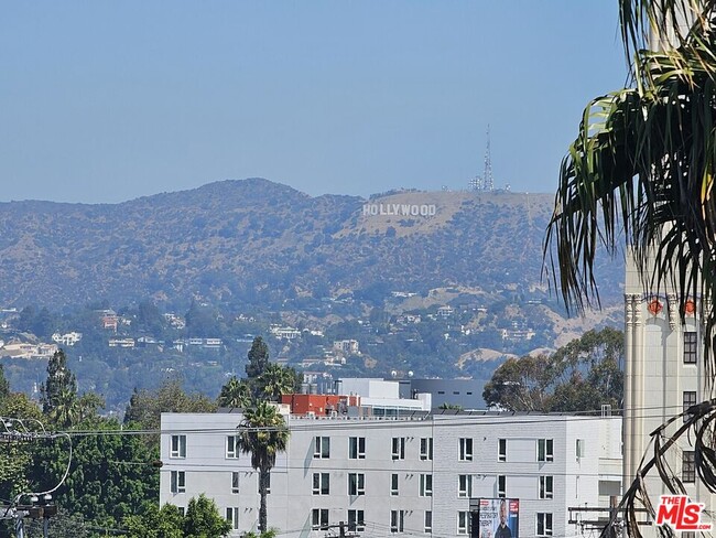 110 S Virgil Ave in Los Angeles, CA - Building Photo - Building Photo