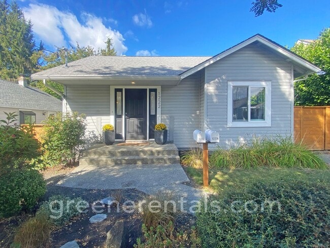 property at 1222 9th Ave SE