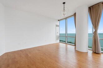 1211 S Prairie Ave in Chicago, IL - Building Photo - Building Photo