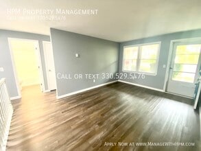 1027 Pittsburg Ave NW in North Canton, OH - Building Photo - Building Photo