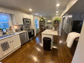 1116 Sheffield Dr in Lynchburg, VA - Foto de edificio - Building Photo