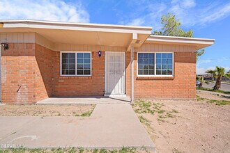 9109 Morelia Rd in El Paso, TX - Building Photo - Building Photo