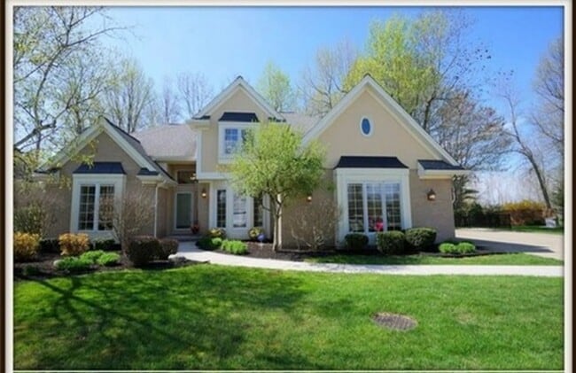 property at 62 Pinelake Dr