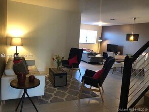 10552 NW 78th Terrace in Doral, FL - Building Photo - Building Photo