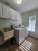 5930 Spanish Oaks Ln in Naples, FL - Building Photo