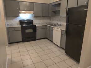 121 W Elk Trail in Carol Stream, IL - Building Photo - Building Photo