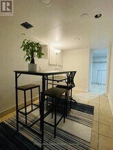 166 Chaplin Crescent in Toronto, ON - Building Photo - Building Photo
