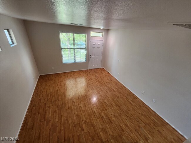 9664 Villa La Mora Ave in Las Vegas, NV - Building Photo - Building Photo