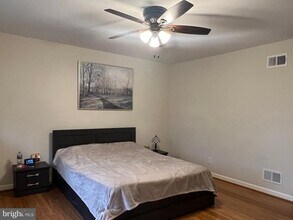 7438 Chummley Ct in Falls Church, VA - Building Photo - Building Photo