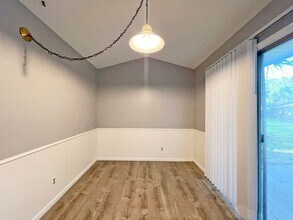 32 Woodpecker Ridge Rd in Excelsior, MN - Building Photo - Building Photo