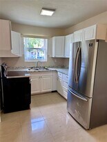 6840 Greene St in Hollywood, FL - Building Photo