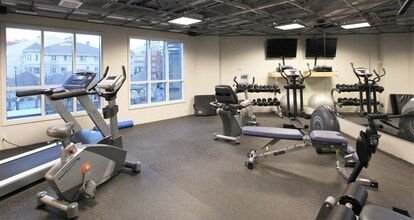 Meridian Suites in Edmonton, AB - Building Photo - Building Photo