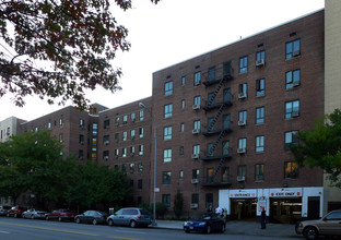 31 Nagle Ave in New York, NY - Building Photo - Building Photo