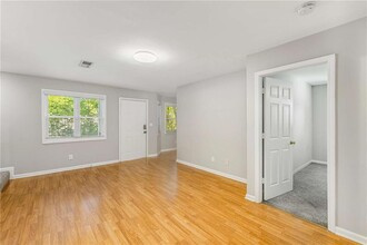 1738 Taylor St NW in Atlanta, GA - Building Photo - Building Photo