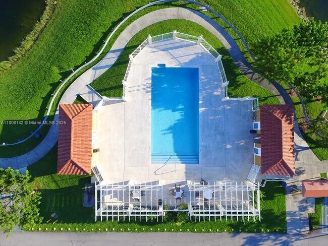16220 SW 57th Ln in Miami, FL - Building Photo - Building Photo