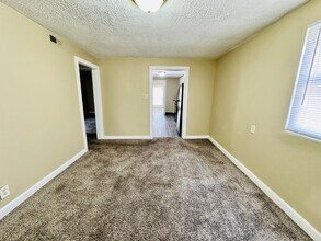824 Brentwood Ave in Louisville, KY - Foto de edificio - Building Photo