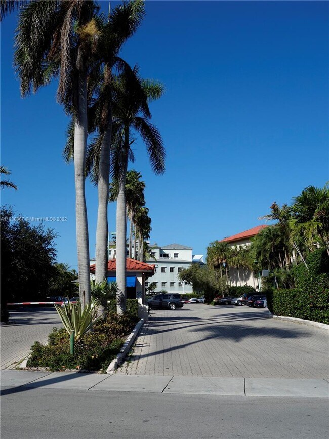 55 Ocean Ln Dr-Unit -3034 in Key Biscayne, FL - Building Photo - Building Photo