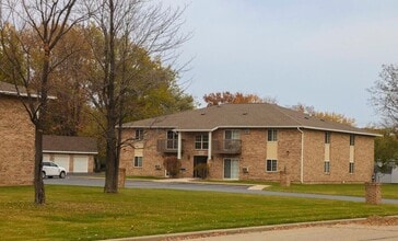 1610 36th Ave, Unit A in Menominee, MI - Building Photo - Building Photo