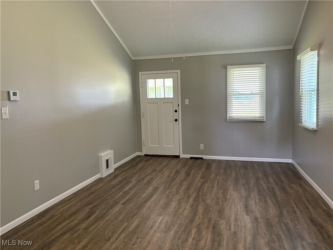 1631 E High Ave in New Philadelphia, OH - Building Photo - Building Photo