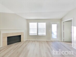 4512 Merlot Dr in Argyle, TX - Foto de edificio - Building Photo