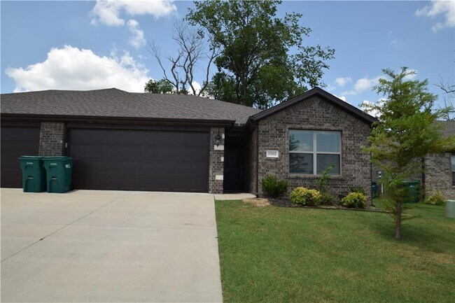 1562 Sandpiper St in Centerton, AR - Building Photo - Building Photo