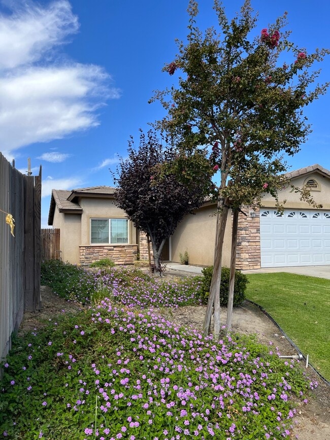 property at 6125 Kendra St