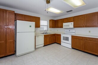 701 49th St E in Bradenton, FL - Building Photo - Building Photo