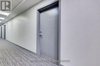 258A-258A Sunview St in Waterloo, ON - Building Photo - Building Photo