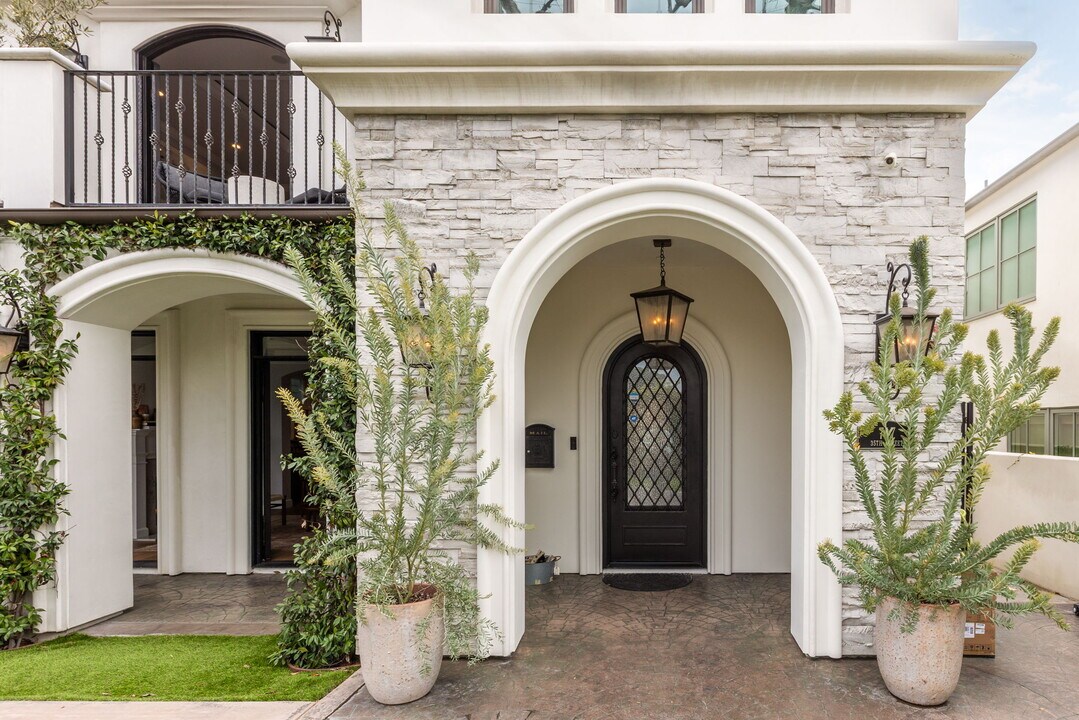 717 35th St in Manhattan Beach, CA - Building Photo