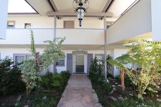 Ocean House in Laguna Beach, CA - Foto de edificio - Building Photo